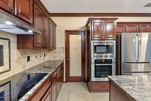 905 Brighton Bend LN, Cedar Park, TX 78613