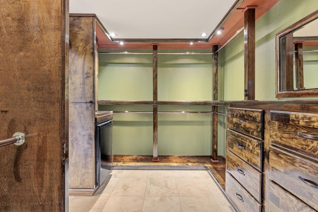 905 Brighton Bend LN, Cedar Park, TX 78613
