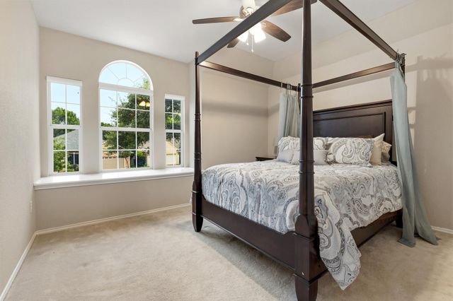 905 Brighton Bend LN, Cedar Park, TX 78613