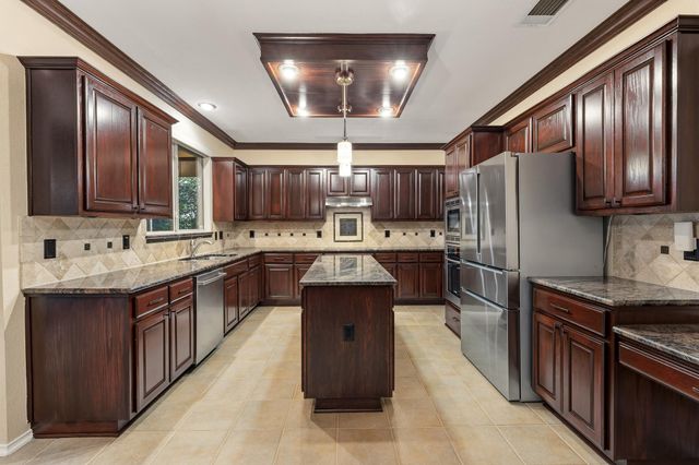 905 Brighton Bend LN, Cedar Park, TX 78613