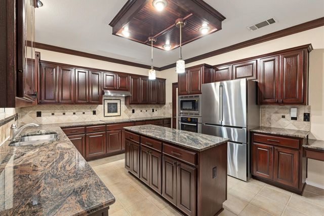 905 Brighton Bend LN, Cedar Park, TX 78613