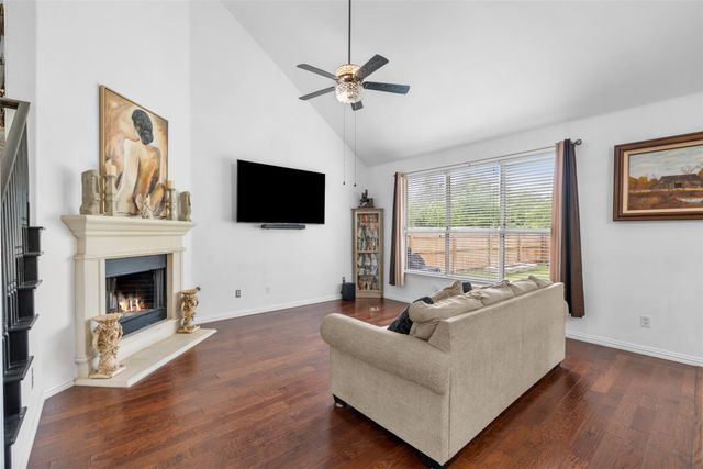 5621 Paloma Blanca Drive, Fort Worth, TX 76179