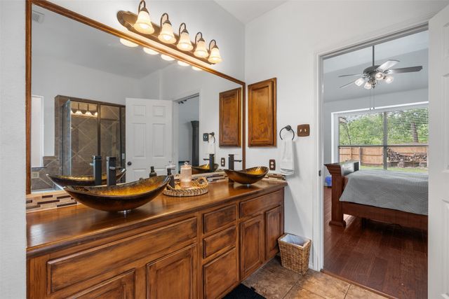 5621 Paloma Blanca Drive, Fort Worth, TX 76179