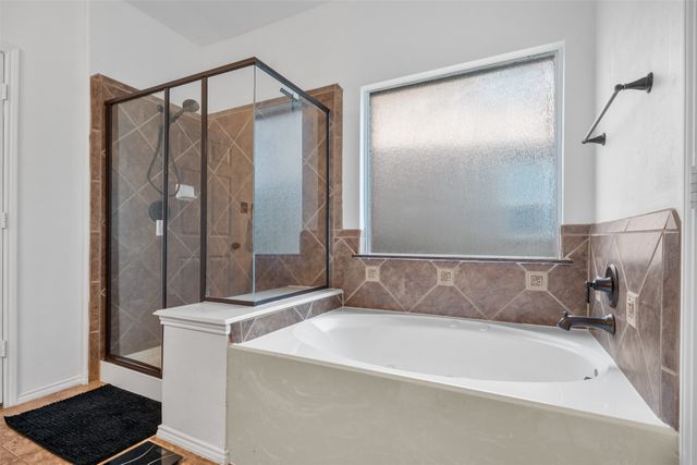 5621 Paloma Blanca Drive, Fort Worth, TX 76179
