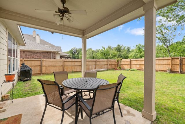 5621 Paloma Blanca Drive, Fort Worth, TX 76179
