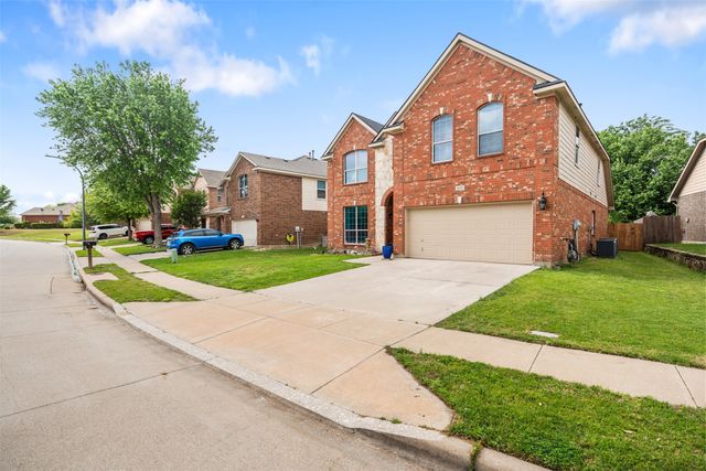 5621 Paloma Blanca Drive, Fort Worth, TX 76179