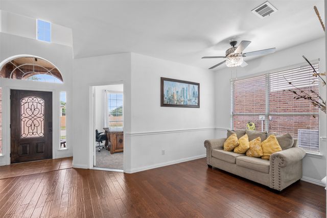 5621 Paloma Blanca Drive, Fort Worth, TX 76179