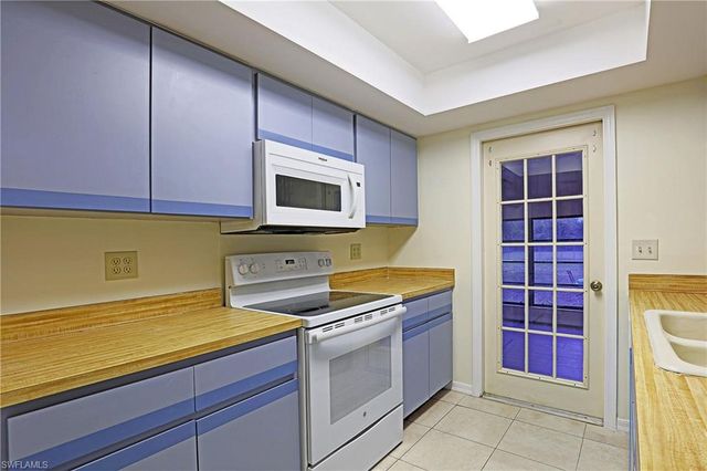 1398 Evalena LN, North Fort Myers, FL 33917