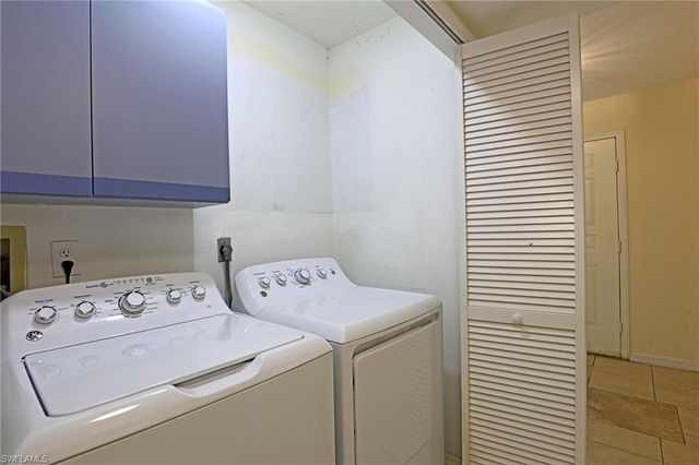 1398 Evalena LN, North Fort Myers, FL 33917