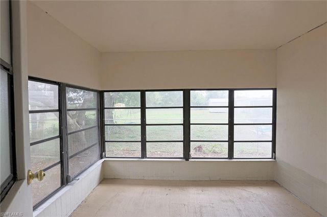 1398 Evalena LN, North Fort Myers, FL 33917