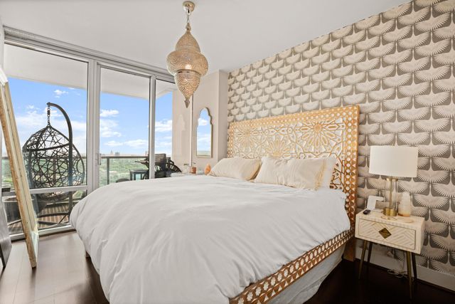 300 Bowie ST 3806, Austin, TX 78703
