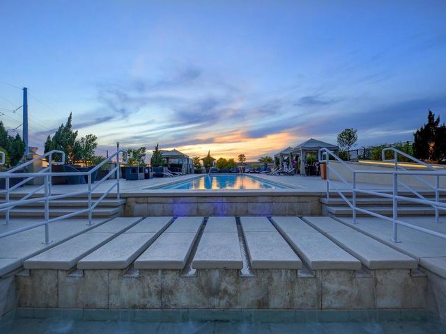 300 Bowie ST 3806, Austin, TX 78703