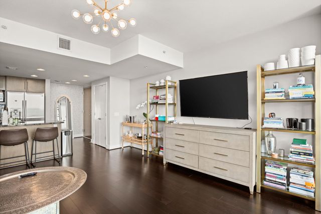 300 Bowie ST 3806, Austin, TX 78703