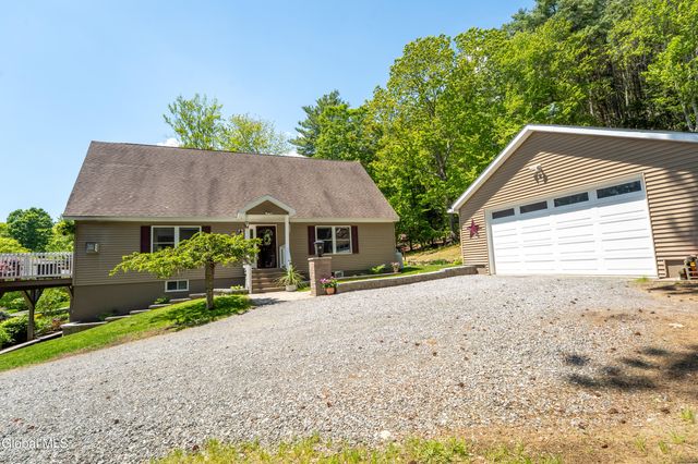 741 North Shore Road, Edinburg, NY 12835