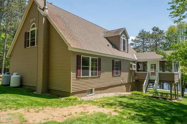 741 North Shore Road, Edinburg, NY 12835