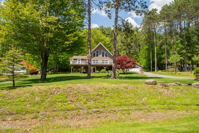 741 North Shore Road, Edinburg, NY 12835