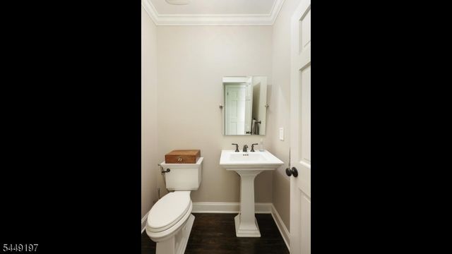 16 Chesterfield Dr, Warren Twp., NJ 07059