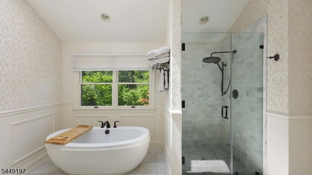 16 Chesterfield Dr, Warren Twp., NJ 07059