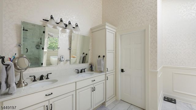 16 Chesterfield Dr, Warren Twp., NJ 07059