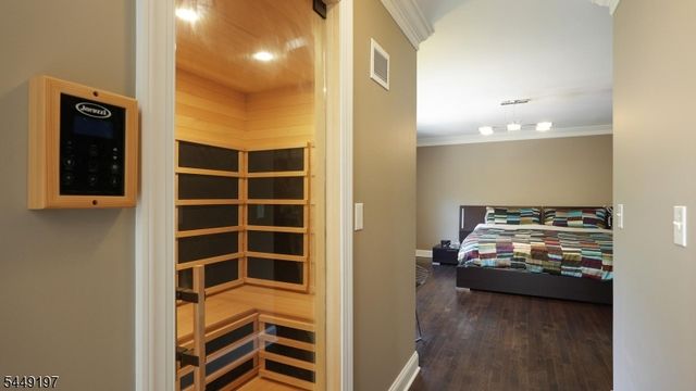 16 Chesterfield Dr, Warren Twp., NJ 07059