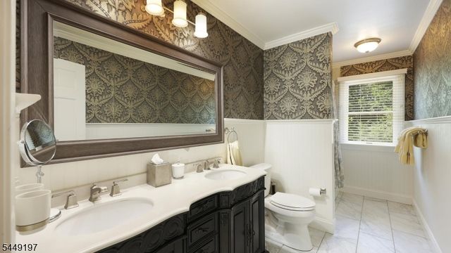 16 Chesterfield Dr, Warren Twp., NJ 07059
