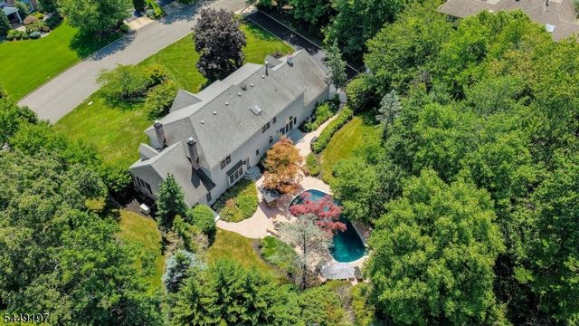 16 Chesterfield Dr, Warren Twp., NJ 07059