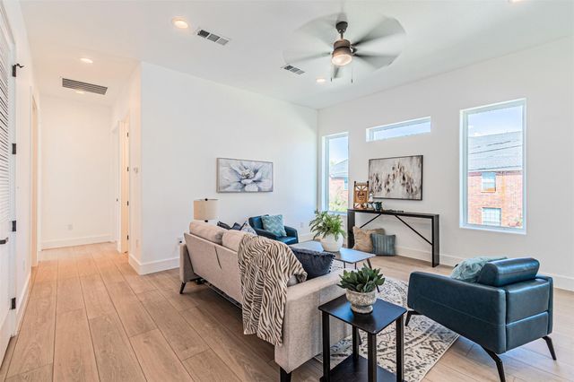 4309 Sylvester Street, Dallas, TX 75219