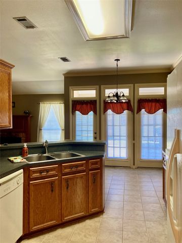 2126 Middle Creek Boulevard, Bossier City, LA 71111