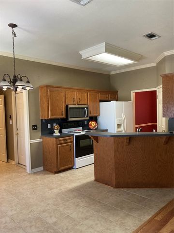 2126 Middle Creek Boulevard, Bossier City, LA 71111