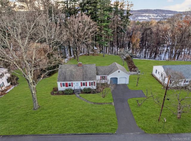 15 Valley View Road, Hyde Park, NY 12538