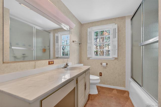 15 Valley View Road, Hyde Park, NY 12538