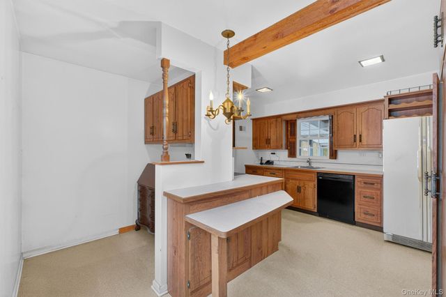 15 Valley View Road, Hyde Park, NY 12538