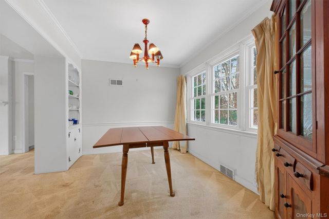 15 Valley View Road, Hyde Park, NY 12538