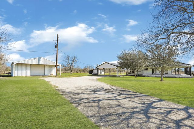 952 County Road 602, Dayton, TX 77535