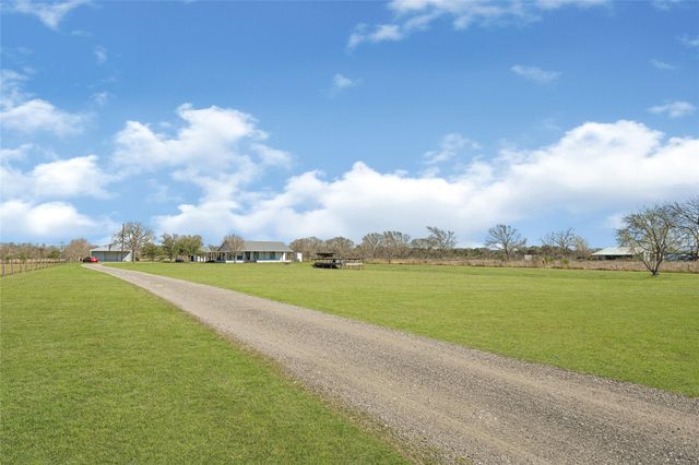 952 County Road 602, Dayton, TX 77535