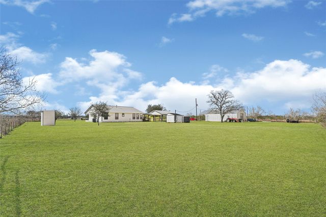 952 County Road 602, Dayton, TX 77535