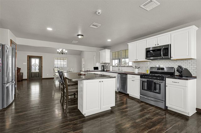 952 County Road 602, Dayton, TX 77535