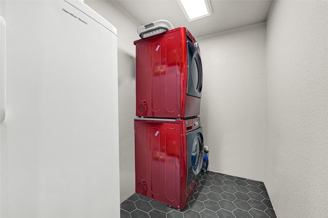 952 County Road 602, Dayton, TX 77535