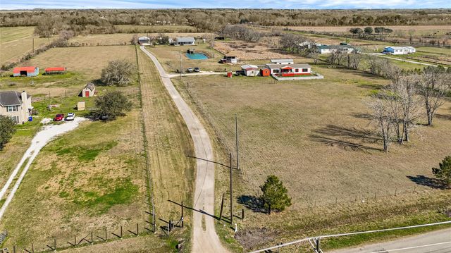 952 County Road 602, Dayton, TX 77535