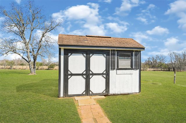 952 County Road 602, Dayton, TX 77535