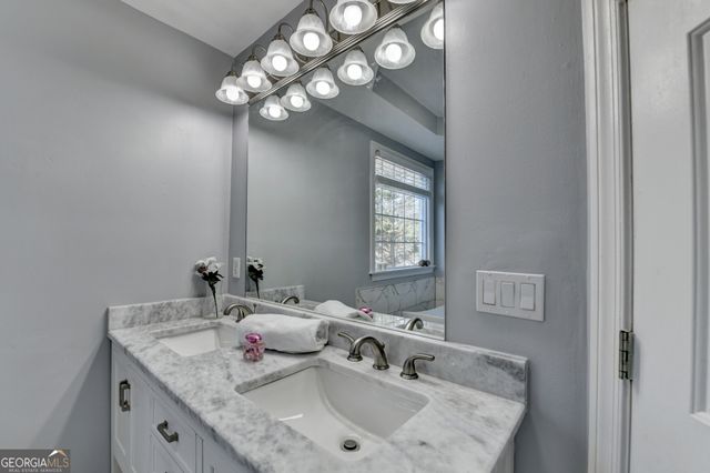 2500 Peregrine Trail, Suwanee, GA 30024