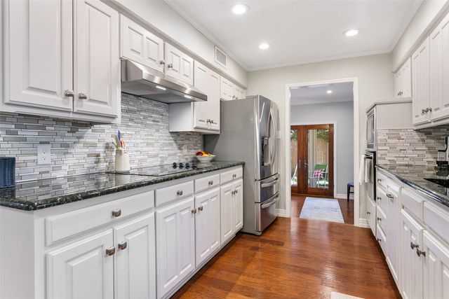 2412 Stanley Avenue, Fort Worth, TX 76110