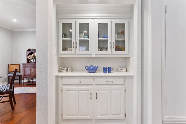 2412 Stanley Avenue, Fort Worth, TX 76110