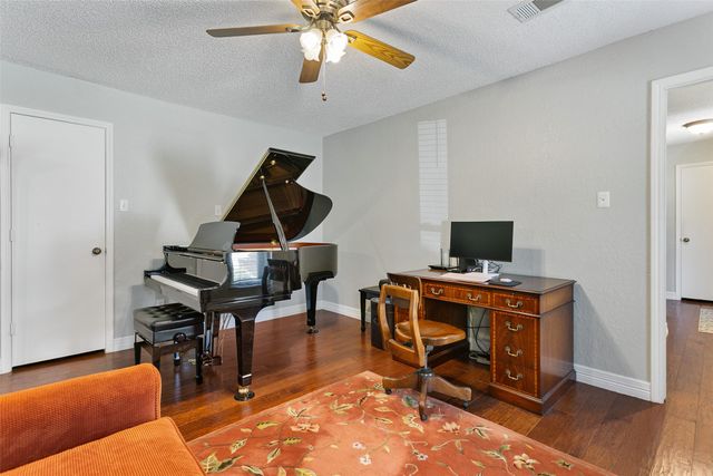 2412 Stanley Avenue, Fort Worth, TX 76110