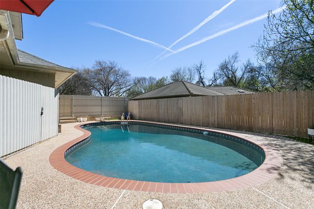 2412 Stanley Avenue, Fort Worth, TX 76110