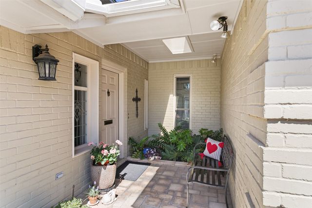 2412 Stanley Avenue, Fort Worth, TX 76110