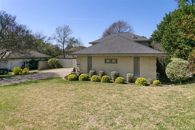 2412 Stanley Avenue, Fort Worth, TX 76110