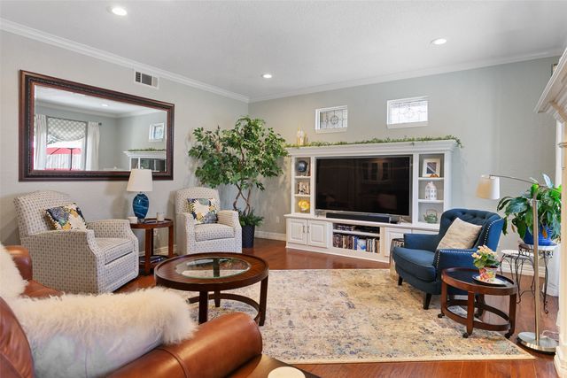 2412 Stanley Avenue, Fort Worth, TX 76110