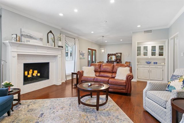 2412 Stanley Avenue, Fort Worth, TX 76110