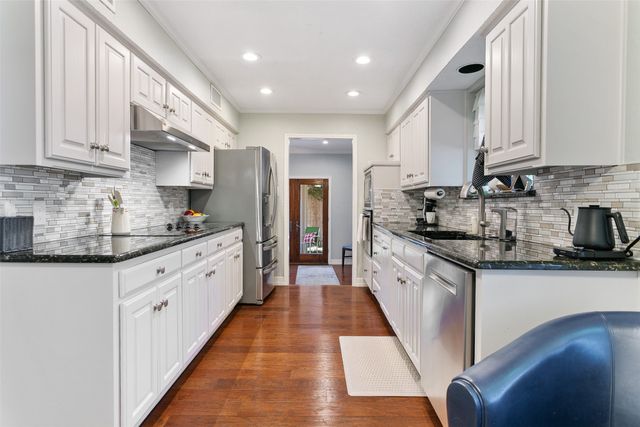 2412 Stanley Avenue, Fort Worth, TX 76110